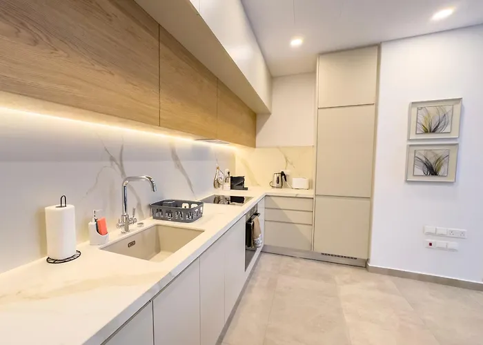 Malberry Park 104 - Modern With Shared Heated Pool, Sauna, Gym, Jacuzzi パ フォス