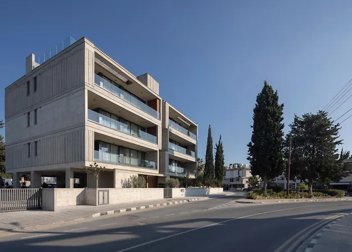 Malberry Park 104 - Modern With Shared Heated Pool, Sauna, Gym, Jacuzzi *